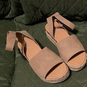 Brand new nude Soda sandals size 7.5
